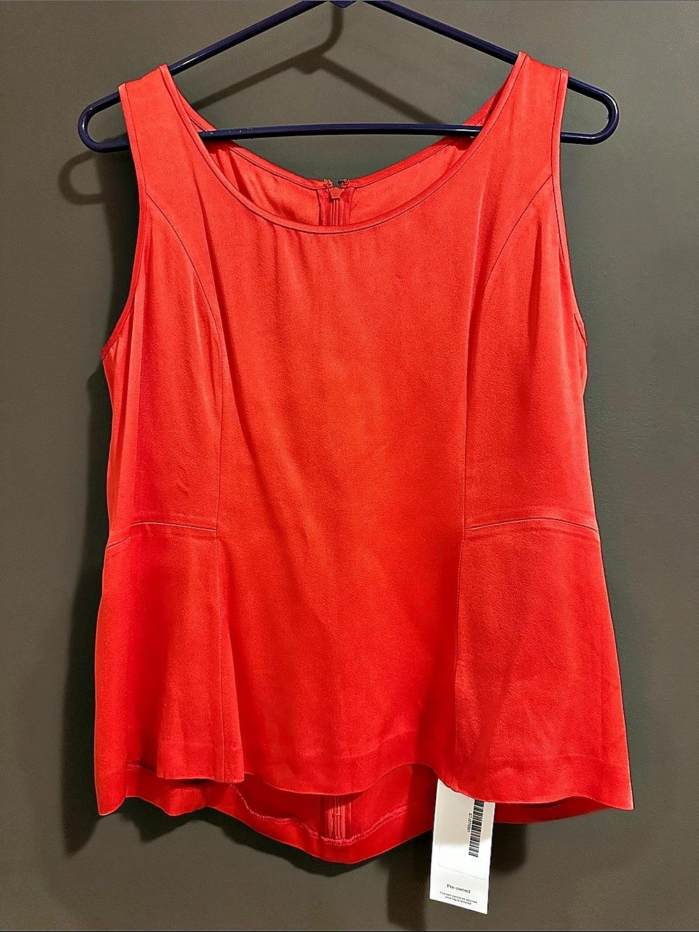 St. John Sleeveless Top in Red Size Medium
